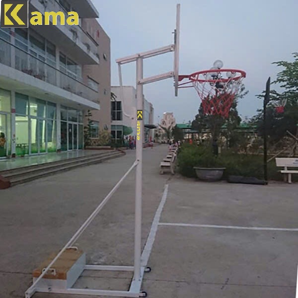 Trụ bóng rổ tiểu học KAMA thiết kế di động an toàn trong môi trường giáo dục